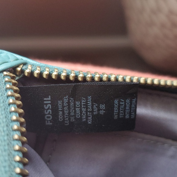 Fossil Teal Pebbled Leather Wristlet - Picture 13 of 15